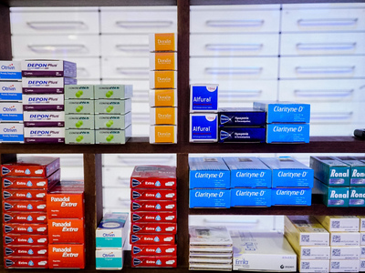 Φάρμακα και καφές: Οι συνδυασμοί που πρέ...