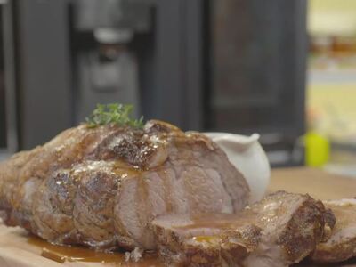 Σπαλομπριζόλα μοσχαρίσια με σάλτσα ψητού 