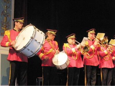 Πάτρα: Διαμαρτυρία μετά μουσικής από τα ...