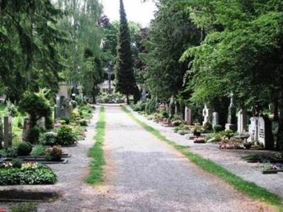 Έσπασε τον τάφο της πρώην πεθεράς του γι...