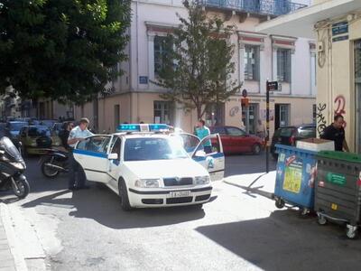Πάτρα: Χειροπέδες σε ένα αγόρι κι ένα κο...