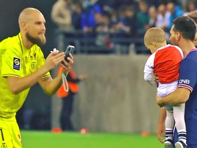 Ο τερματοφύλακας της Ρεμς έβγαλε φωτογρα...