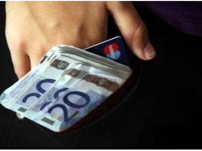 Αίγιο: Του άρπαξαν 480 ευρώ από την τσέπ...