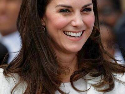 Εντυπωσιακή με Dolce & Gabbana και ν...