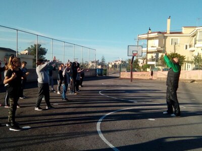 Γνώρισαν το βόλεϊ οι μικροί μαθητές του ...