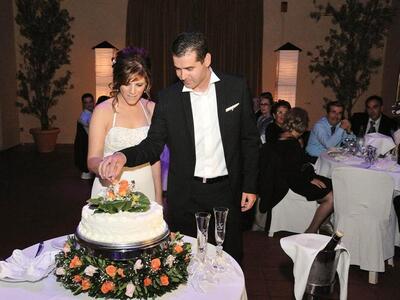 Ο γάμος του Κώστα Μπαράκου και της Αθηνά Καρφάκη