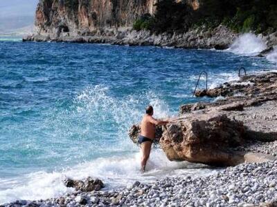 Λευκάδα: Κινδύνευσαν να πνιγούν δυο τουρίστες