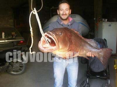 Ο ψαράς από το Αγρίνιο, έπιασε ροφό 23 κιλών 