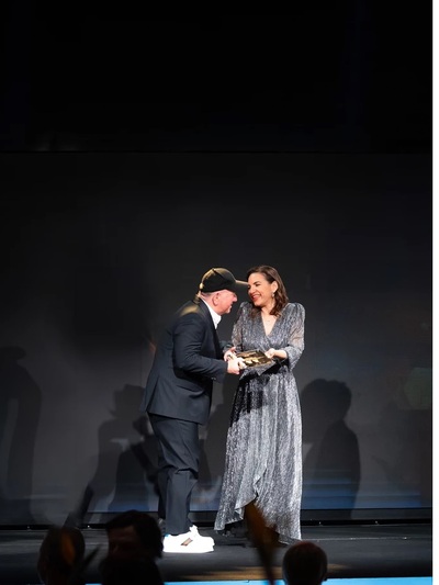 Ο απόλυτος νικητής Εκτορας Μποτρίνι βραβ...