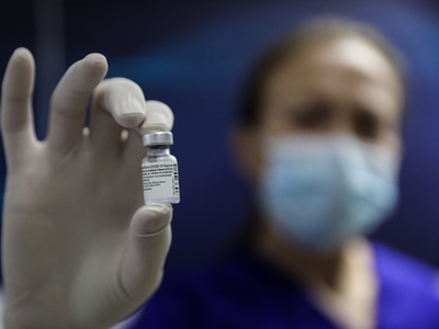 «Μαϊμού» εμβολιασμοί: Μικροβιολογικά κέν...