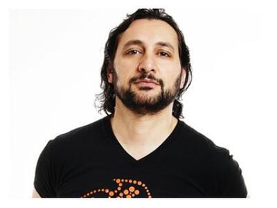 O διάσημος Αμερικανοπέρσης μουσικός παρα...