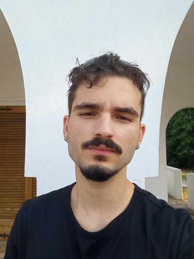 Αντώνης Παπαγεωργίου.