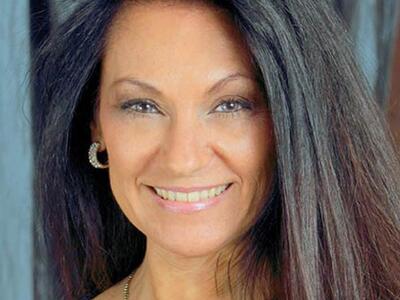 Η Ελένη Γαληνού παρουσιάζει το νέο της β...