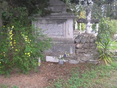 Ένα μικρό έργο τέχνης αποτελεί και ο τάφ...