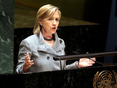 Χίλαρι Κλίντον: "Τελευταία ευκαιρία...