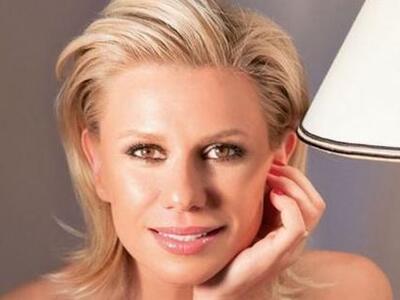 Δείτε την Κατερίνα Καραβάτου ΧΩΡΙΣ ίχνος...