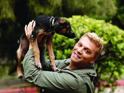 Φωτογραφήσαμε γνωστούς Πατρινούς με αδέσ...