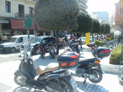Πάτρα: Πάρκαρε το μηχανάκι σου παντού - ...