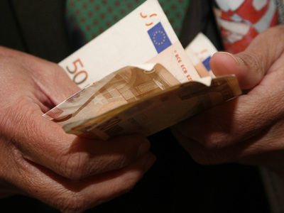 Δημόσια διαβούλευση για τους υπερχρεωμέν...