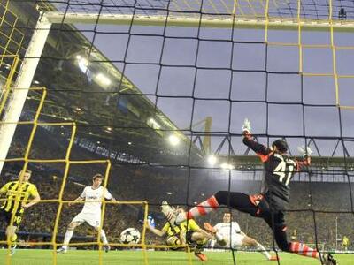 Η Ντόρτμουντ "σκόρπισε" τη Ρεά...