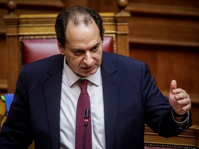 Ο υπουργός Υποδομών "ξεσπαθώνει&quo...