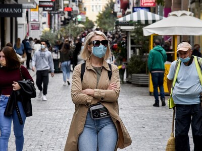 «Παγώνει» το lockdown για τους ανεμβολία...