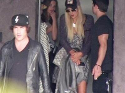 Κλωτσιές και μπουνιές σε club για τα μάτ...