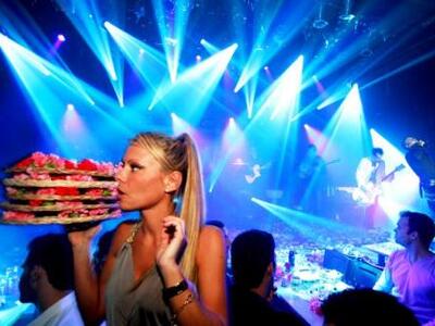 Πού θα τραγουδούν οι καλλιτέχνες τον χει...