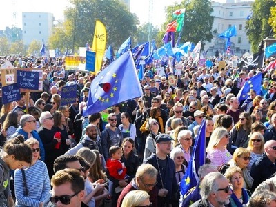 500 χιλιάδες άνθρωποι διαδήλωσαν στο Λον...