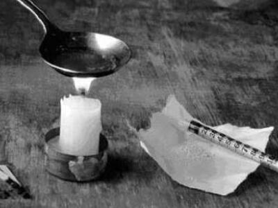 Τέσσερις πρώην χρήστες ναρκωτικών εξομολ...