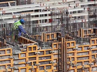 Καύσωνας: Έκτακτα μέτρα για τους εργαζόμ...