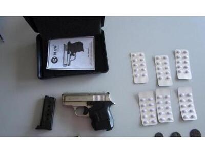 Αίγιο: Ένοπλος διακινούσε ναρκωτικά χάπια