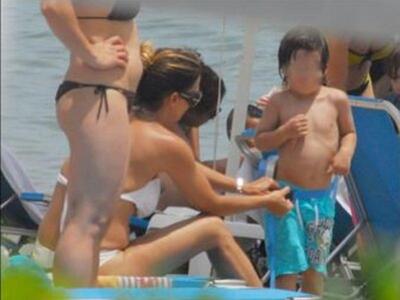 Και τρίτη αρετουσάριστη φωτό της Έλλης Κ...