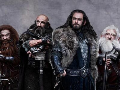 Τρίτος από αριστερά ο Ρίτσαρντ Αρμιτάζ.