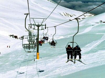 Τραγικό τέλος για τέσσερις σκιέρ σε περι...