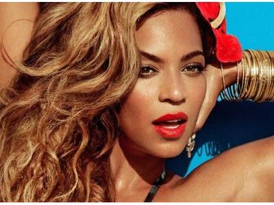 Δείτε τη Beyonce με μπικίνι να κάνει γιόγκα