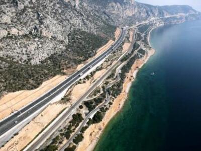 Εργασίες ασφαλτόστρωσης στο τμήμα Ξυλόκα...