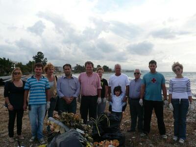 Καθαρισμός της παραλίας Ιτεών από τον Κώ...