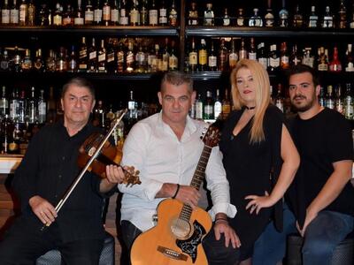 Την Κυριακή το μεσημέρι τρώμε… μετά μουσ...