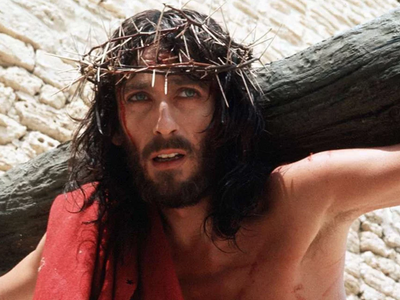 Από Θείες Λειτουργίες μέχρι ταινίες: Ο τ...