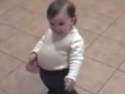 Βίντεο: «Στέκομαι όπως η μαμά μου» 