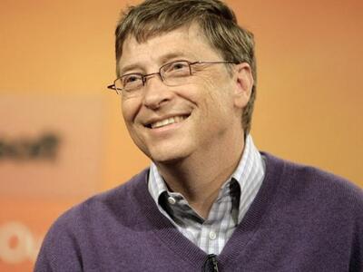 Ο πλουσιότερος άνθρωπος στις HΠΑ παραμέν...