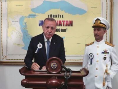 Ο Ερντογάν φωτογραφήθηκε μπροστά σε χάρτ...