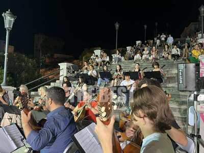Πάτρα: Η Ορχήστρα των Νυκτών Εγχόρδων μά...