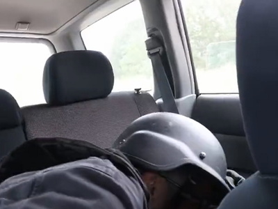 Ουκρανία: Επίθεση σε αυτοκίνητο με δημοσ...