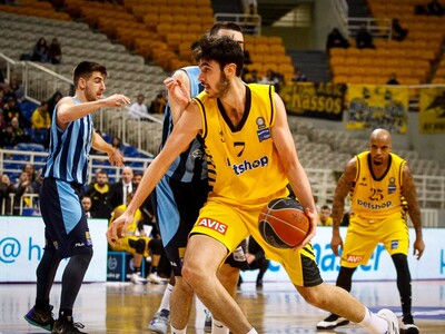 Ξέσπασε στον Κολοσσό η ΑΕΚ 