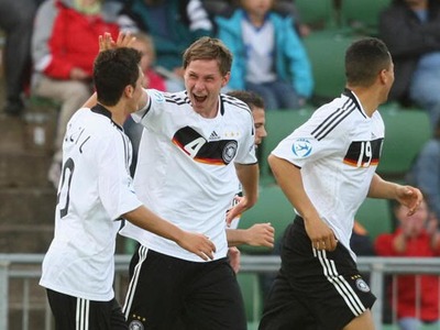 Στη σέντρα Γερμανία - Ισπανία (21.30, ΝΕΤ)