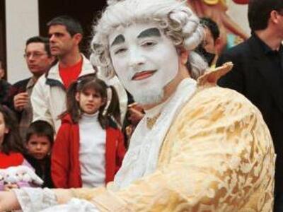 Πάτρα: Τέχνες στο δρόμο από το β.λ.ε.πο....