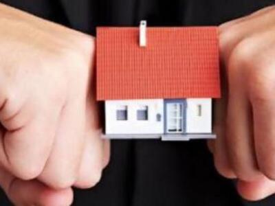 Το δημόσιο πήρε το σπίτι άνεργου πατέρα ...