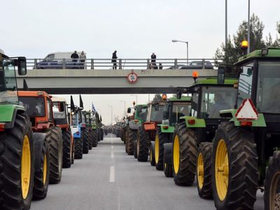 Στο κάγκελα αγρότες και κτηνοτρόφοι: Στή...
